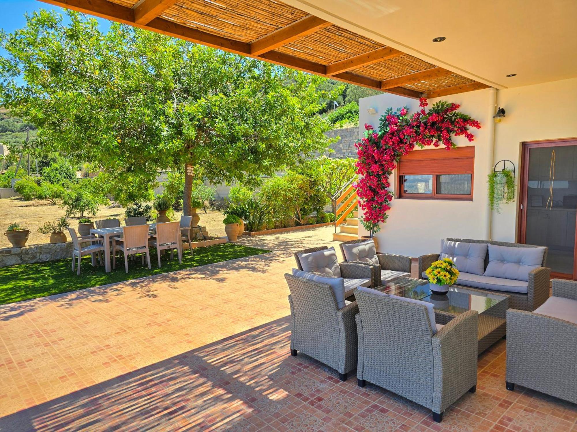 Villa Balcony, Cozy Villa With Amazing View Rodhiá Екстериор снимка