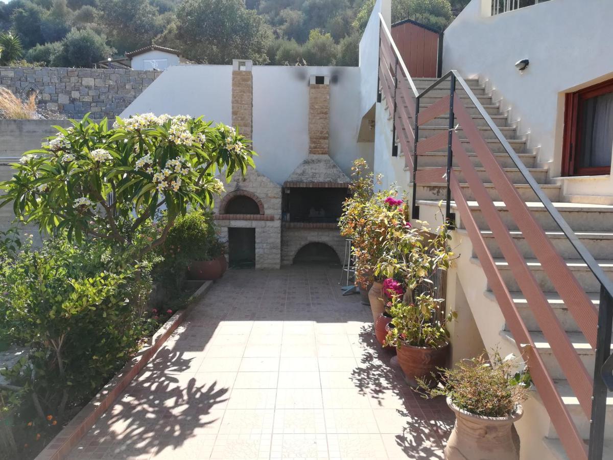 Villa Balcony, Cozy Villa With Amazing View Rodhiá Екстериор снимка